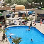 Rock In N Pools Resort-parking * Năvodari