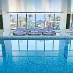 Rock In N Pools Resort-parking * Năvodari