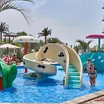 Rock In N Pools Resort-parking